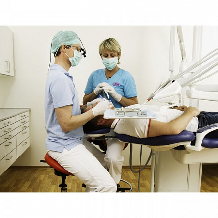Salli Light - эргономичный стул врача-стоматолога с чехлом из ткани, полиуретан